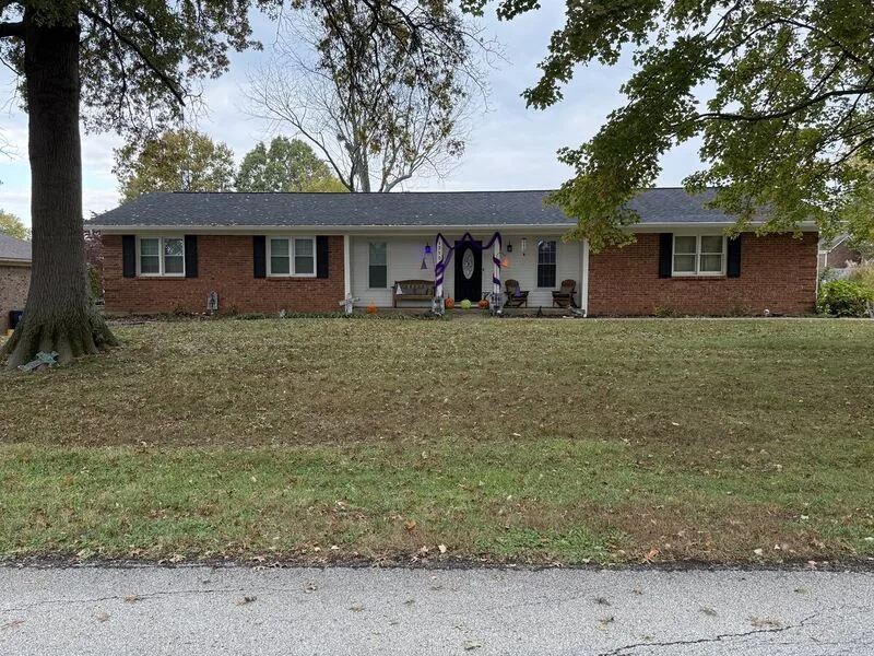 Completed siding project #2 in Louisville, KY by Homestretch Roofing