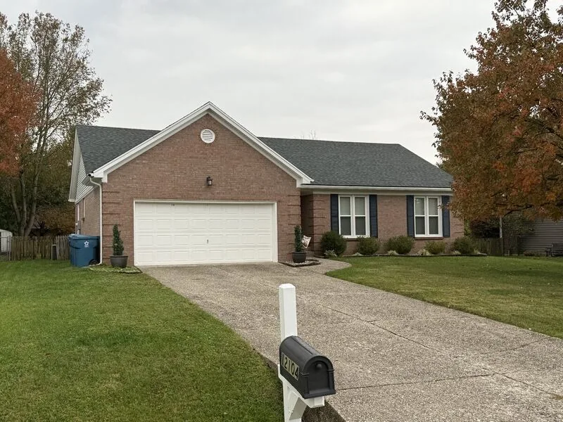 Completed siding project #7 in Louisville, KY by Homestretch Roofing